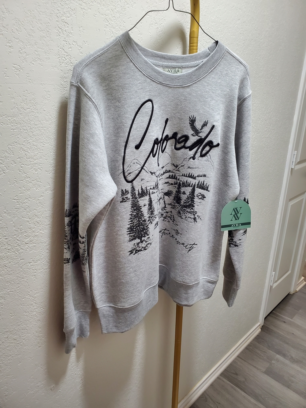 AVRA Light Gray Colorado Graphic Crewneck Sweatshirt for Men